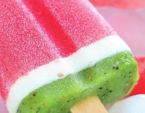 做成|吃不完的西瓜这样做成棒冰,清爽解暑、无添加,周末在家试试