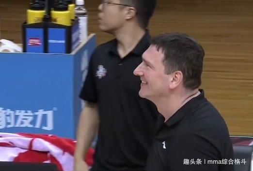  悲惨|107-75！福建悲惨一战，半场被北京打崩心态，陈林坚末节发力晚了