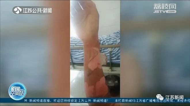  爱车|江苏淮安一男子用降温剂给爱车降温 正在炫耀成果突然车炸了