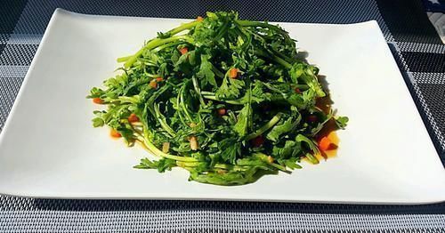  凉拌|夏日凉菜分享：凉拌三丝花生米、酱油花生、凉拌茼蒿的做法