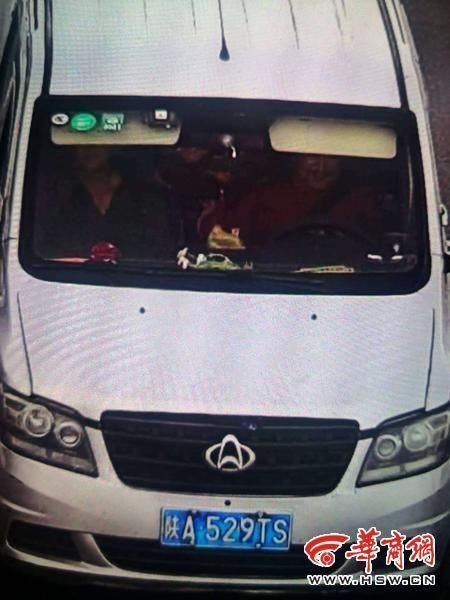  驾驶证|为接送工人竟在网上购买号牌贴？警方：驾驶证扣12分罚款5000元