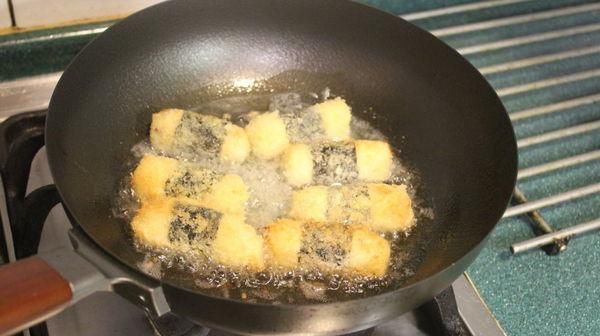  三文鱼干|自制「海苔可乐饼」土豆泥裹上海苔，就可以做出金黄酥脆的可乐卷