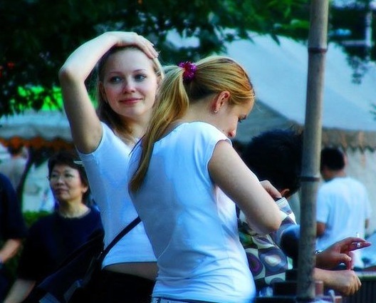 国籍|中国最特殊的一个民族,满街的长腿美女,西方人面孔却是中国国籍