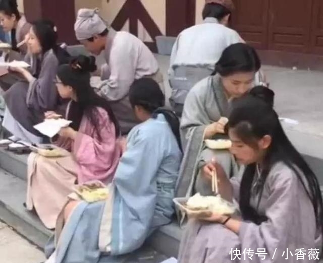  影视拍摄|横店20万临时演员现状：光棍的世界，懒汉的天堂，疯子的乐园