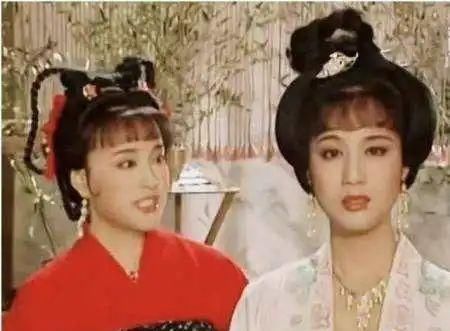  领证|撞脸黄圣依，演过杨幂母亲的李建群，与名导同居27年，为何不领证