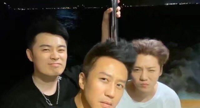  人员|鹿晗邓超陈赫录制新综艺《哈哈哈哈哈》，安保人员驱赶路人惹争议