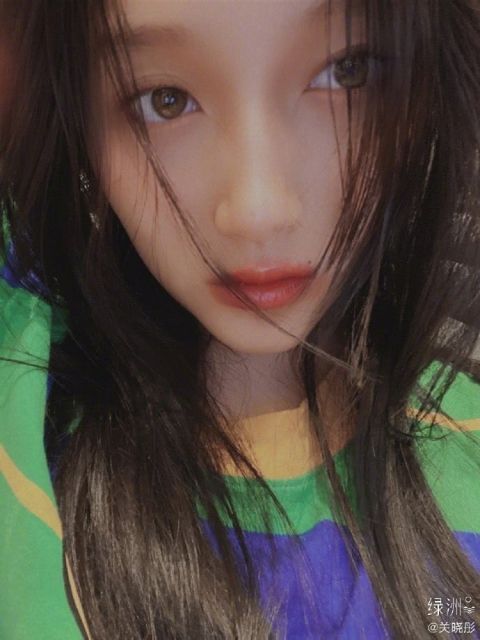  何炅|关晓彤做客《快乐大本营》，罕见秀恩爱cue鹿晗，黄景瑜何炅的反应超真实