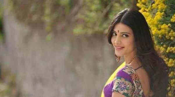 直言|印度美女到中国旅游，看到中国男人行为，直言：真羡慕中国女人