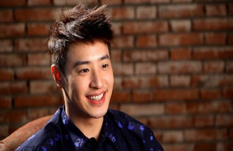  相比|潘玮柏公布妻子照片，和妈妈相比胜似姐妹