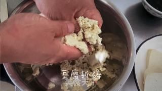 炸豆腐|酥脆鲜嫩的炸豆腐丸子(声明:菜谱由视频剪辑而成)