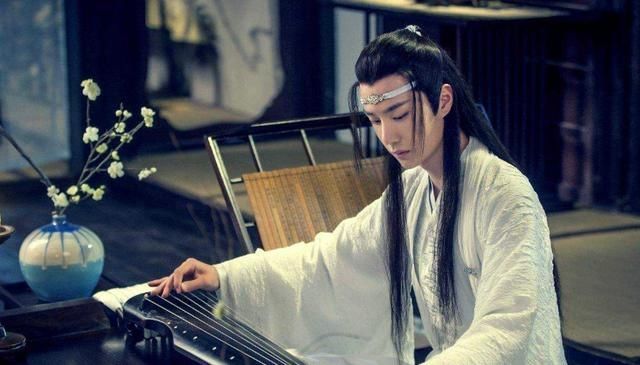  走向|《陈情令》播出1年后，王一博肖战走向了不同的方向