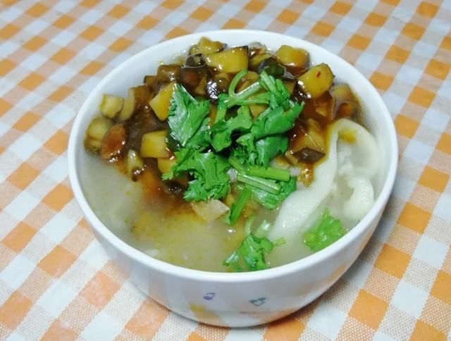  早餐|三伏天的早餐，就馋这碗香菇面，鲜美营养，好吃开胃，几分钟搞定