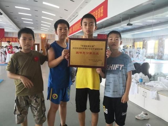 佳绩|区青少年空手道队在绍兴市锦标赛上获佳绩