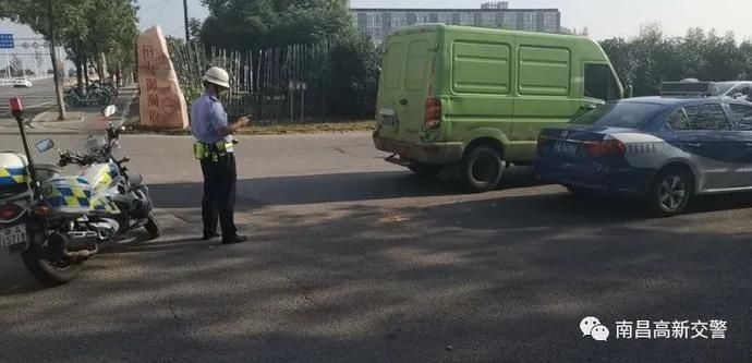 机动车|【注意】高新交警强力整治机动车违停