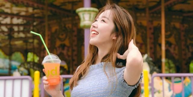  选手|《天天向上》曾经的实习生伍雅露，参加选秀后，从台下走到了台上