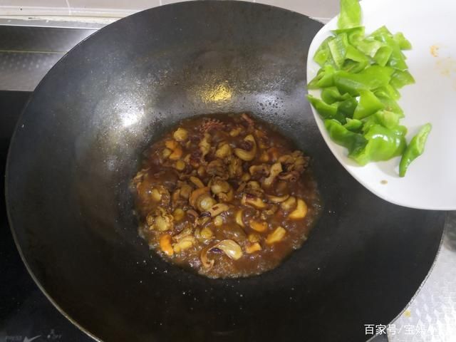 胃口|秋季下饭菜,当属这道菜,简单没难度,鲜香辣,越吃越有胃口