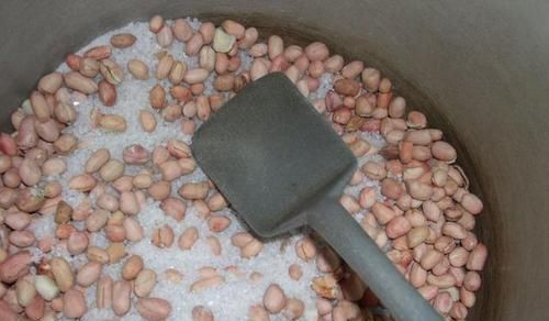  油炸|花生米不要再用油炸了，这种做法简单又好吃，关键吃着还健康