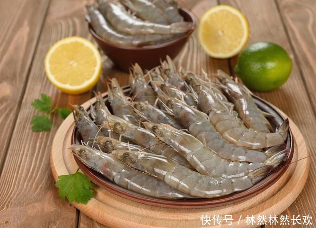 倒入锅中|10-11个月宝宝辅食,一日三餐食谱,照着做简单又营养