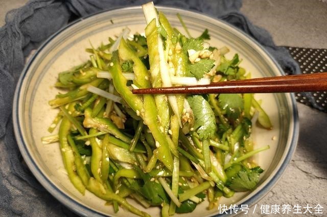 少许|在家喝酒,这几道下酒菜好吃又好做,最后一道是酒友的最爱