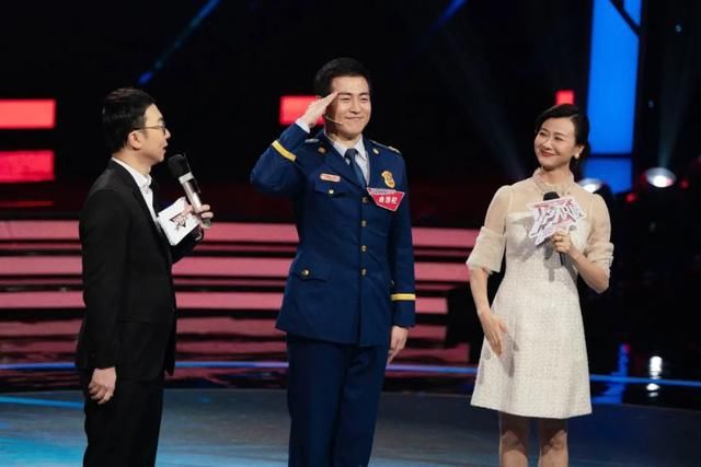  邓丽君|两位“邓丽君”同台献唱，一开嗓就惊艳全场