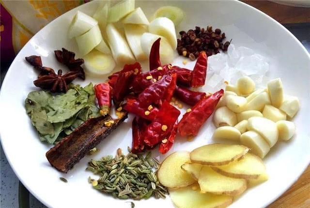 5克|家庭版鱼头泡饼,咸鲜微辣,肉香滑嫩,用饼蘸着吃相当巴适