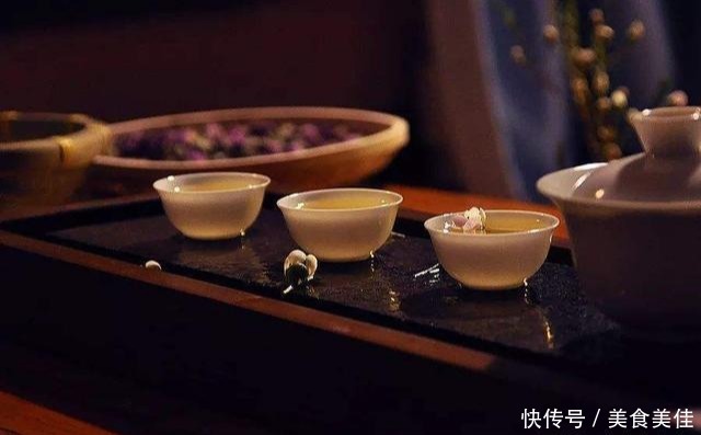 喝茶|长期爱喝茶的人,最后都怎么样了?尤其是喝浓茶,中国茶外国咖啡