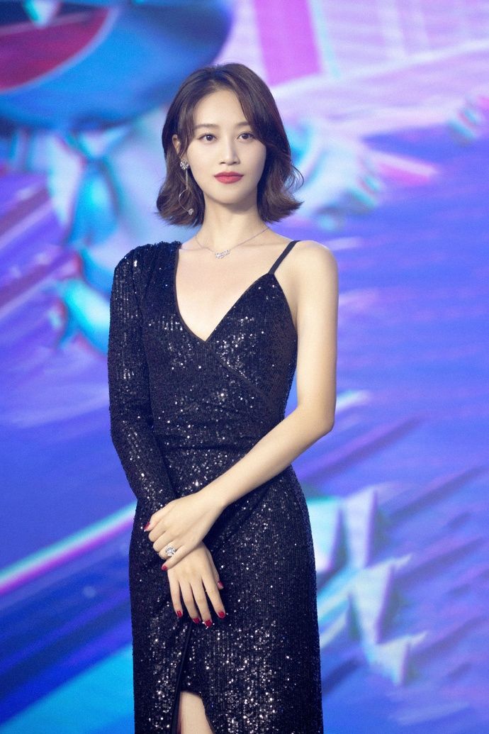  讨论度爆棚|《乘风破浪》四公分组，蓝盈莹加入宁静组，网友：野心写在脸上