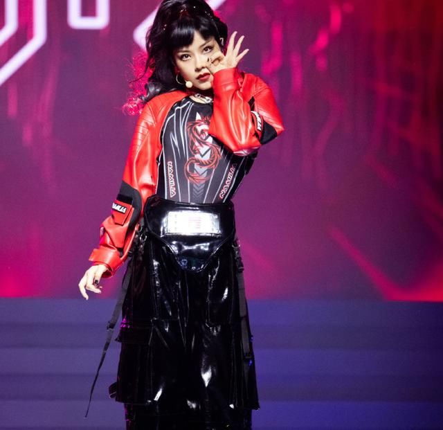  金莎|《浪姐》复活赛名单已出，吴昕把淘汰卡做纪念，怎料成功复活