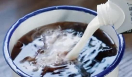  冰镇|《向往4》黄磊做冰镇奶茶，看清无滤镜食物，网友：送我都不喝！