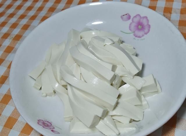 窍门|适合夏天喝的汤,豆腐三菌汤,三个窍门,鲜香嫩滑,好吃开胃下饭