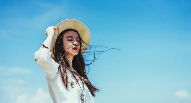 晚点|刚认识就急着和你扯结婚证，承诺彩礼晚点给的男人，你愿意嫁吗