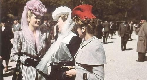 香榭丽舍的大街上|老照片：1940—1944，德军占领下的法国巴黎，图2凯旋门大阅兵