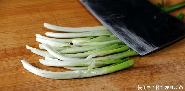 过年|过年不出门吃什么拿出朋友送的小鱼,教你糖醋凤尾鱼的做法