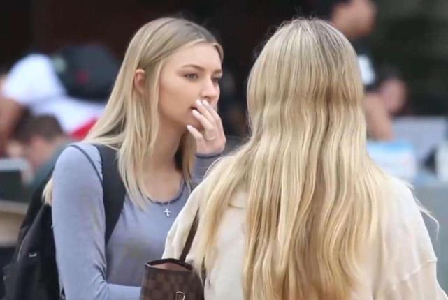  国外|刚停在路边的汽车没一会竟消失不见，国外街头整蛊，路人急到想哭