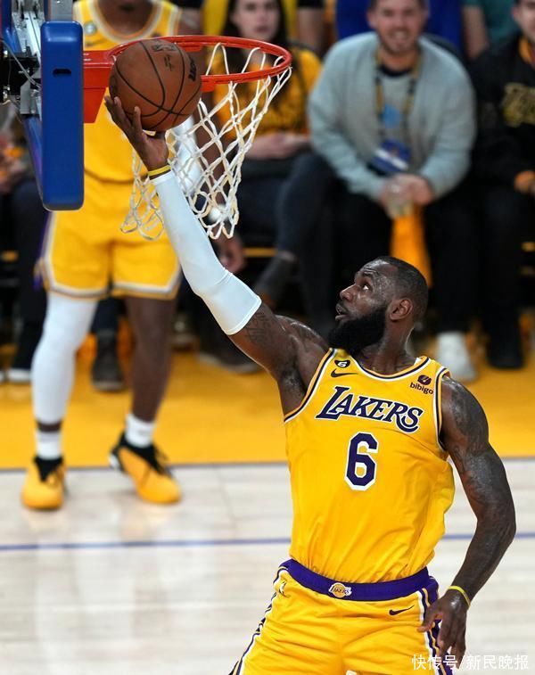 再创纪录！詹姆斯第19次入选NBA最佳阵容