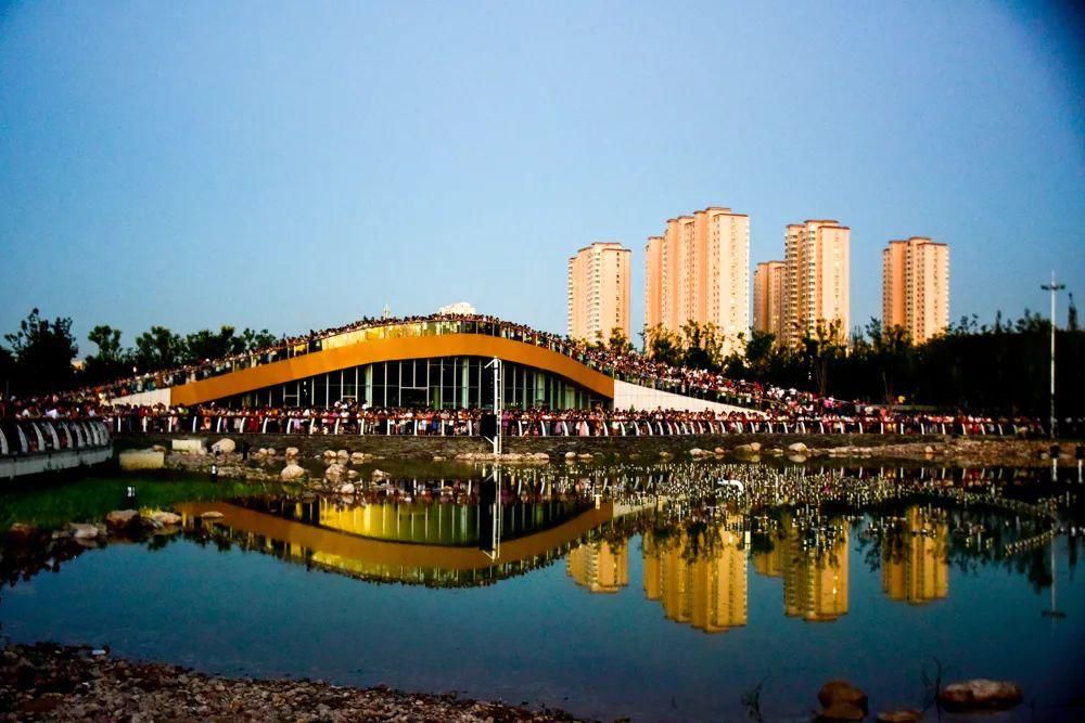  越来越|忻州：今年夏天最美夜景！遗山公园惊艳亮相！忻州越来越好！