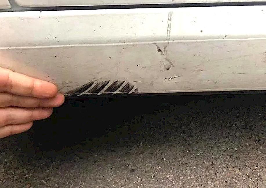  孩子|萌娃撞上特斯拉，交警拿出酒精检测仪：跟我一起深呼吸