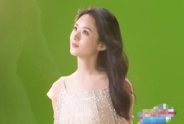  特效|赵丽颖《中餐厅》宣传花絮，离开了瘦身特效，这身材我没看错吧？