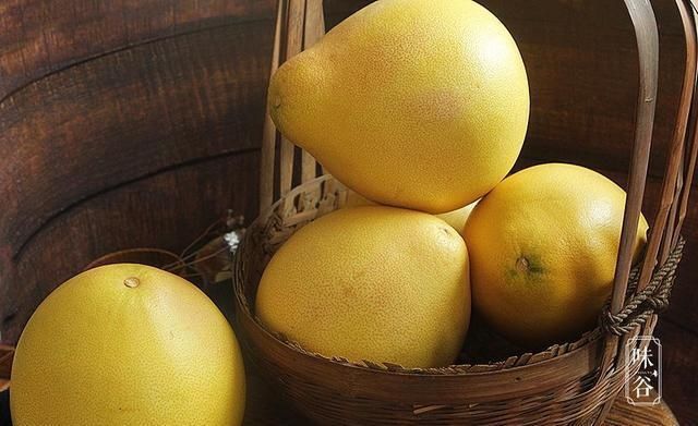再多|买柚子记住这4点，买再多都不会挑错，柚子香甜汁水多，太实用了
