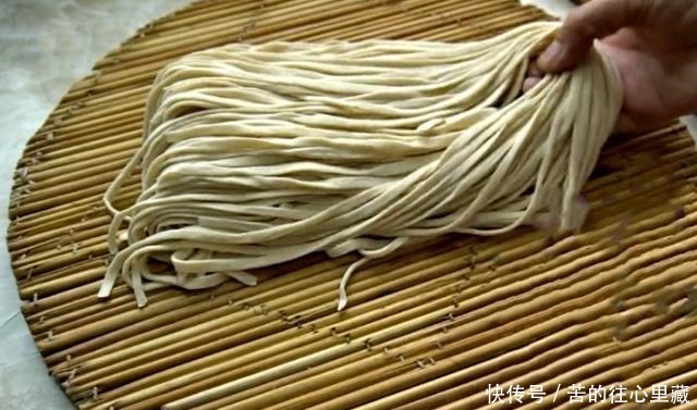  做手|做手擀面时，牢记5大步骤，面条劲道爽滑，一周做3次，雷打不动