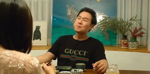  电影|罗美兰新片上映，双门洞豹子女士变身国会议员，遭神秘诅咒