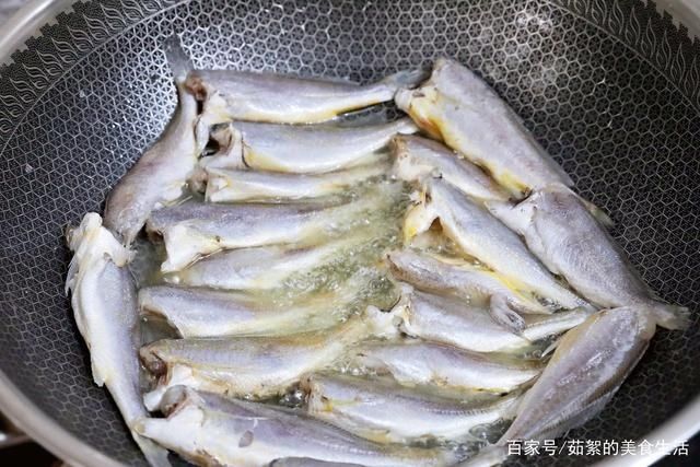 红烧|秋天,就爱这样吃鱼,不清蒸不红烧,酱香入味,大人小孩都爱吃