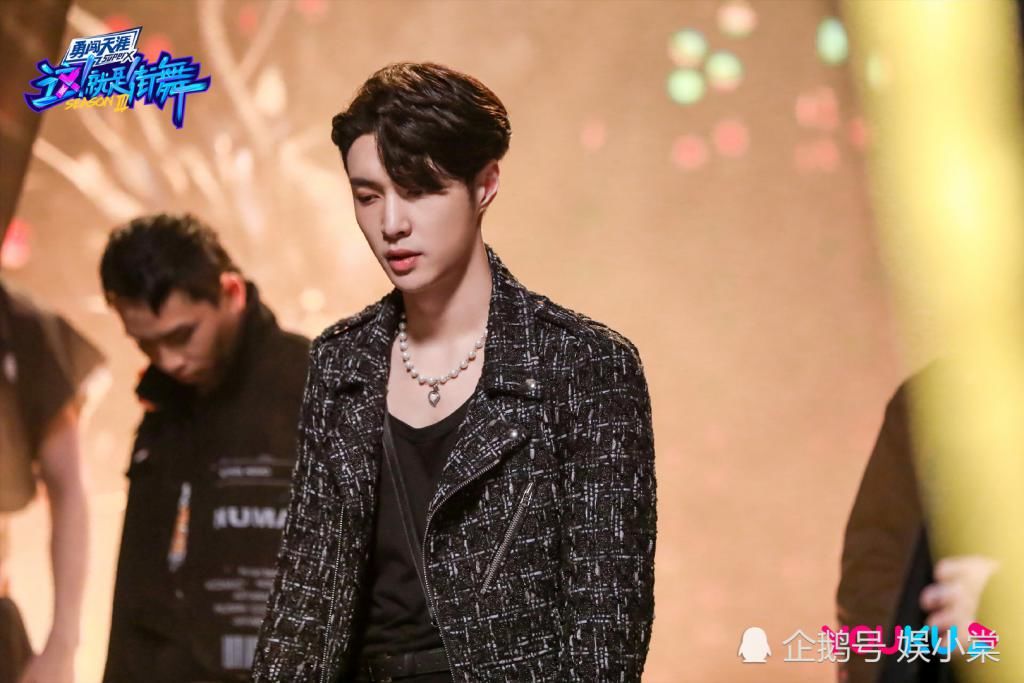  兴发|张艺兴发博回顾青春有你决赛，你有被张PD暖到吗？