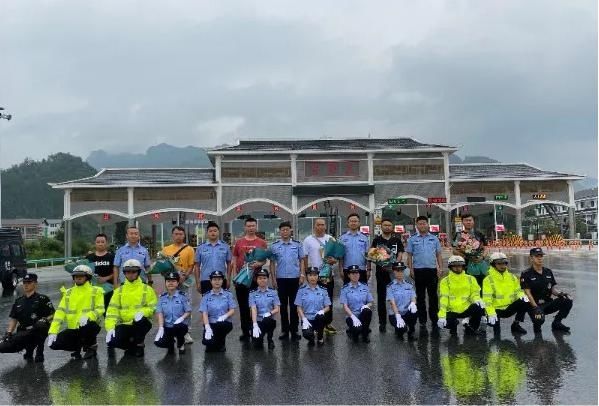  逃犯|杀人焚尸，潜逃21年！遵义警方抓获2名命案逃犯