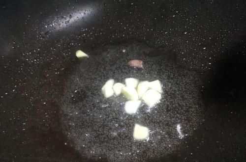  通便|夏季碱性时令菜，不吃就太亏，补钾通便又减肥，2元1把炒一盘