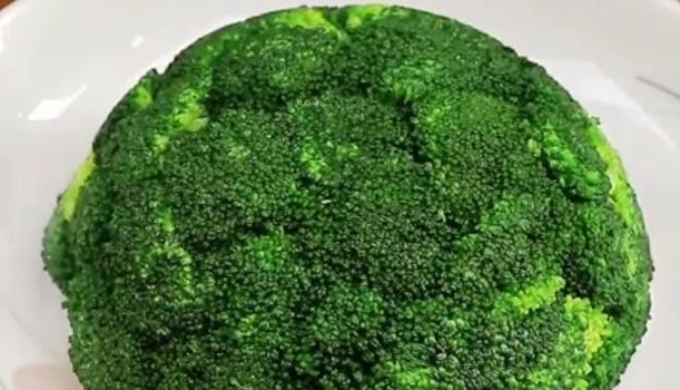  制作|其实将简单制作的家常素菜, 经过简单的摆盘, 成菜就会有高大上的感觉, 就会是一道素大菜