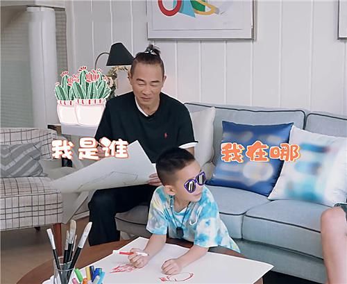  款短袖|有一种炫富叫陈小春的衣服，得知价格那一刻，网友：买不起！