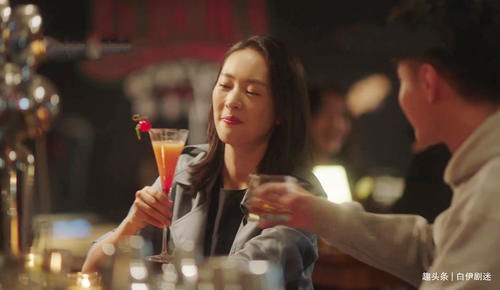  真的|三十而已：顾佳邂逅小帅哥这段，有何深意？她真的想通了吗？