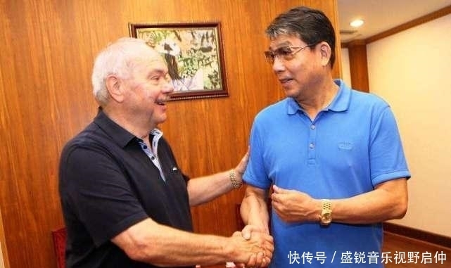 座上宾|还记得国足第一位洋帅吗?曾上春晚当座上宾,如今78岁仍不愿退休