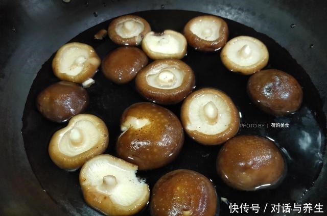 酱肉|教你在家做酱肉包,发面调馅详细做法分享,咸香好吃,三分钟学会